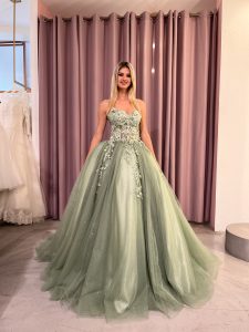 Abito da cerimonia principessa Odile tulle sage green con gonna ampia - Essaouira Moda